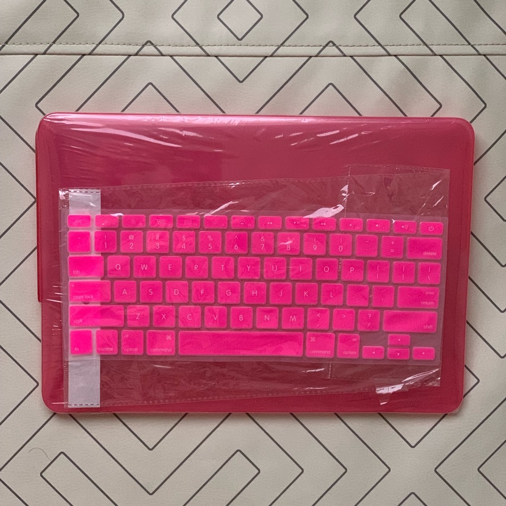 Mac book pro case and keyboard protector